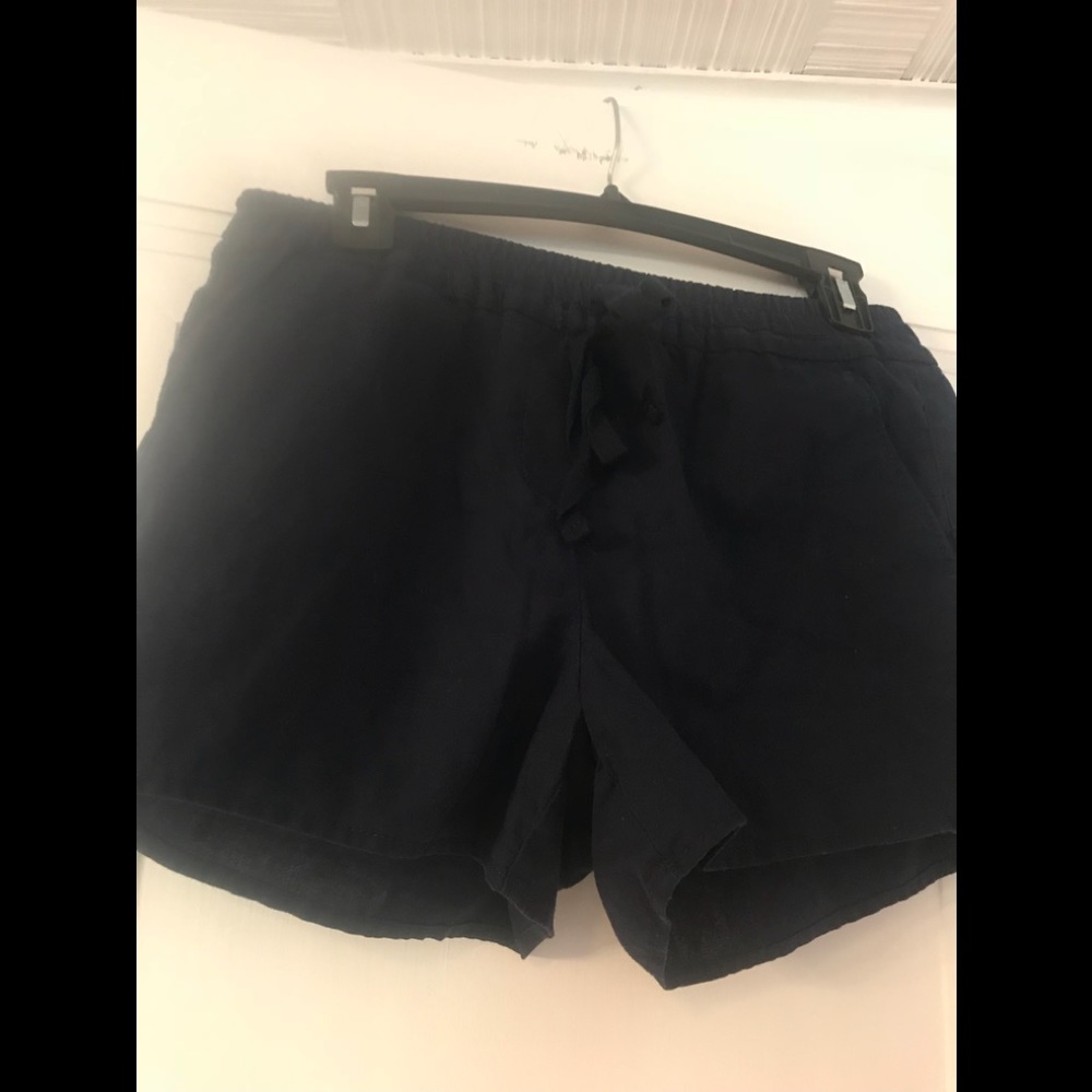 Drawstring navy shorts